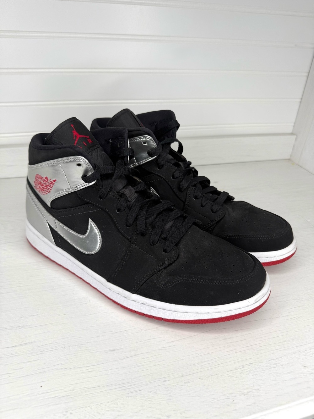 Jordan Air Jordan 1 Mid Johnny Kilroy Black/Gym Red/Silver 554724-057 Size 11